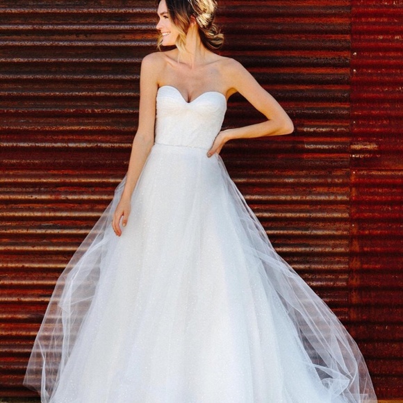 Wedding Dress - Picture 3 of 7